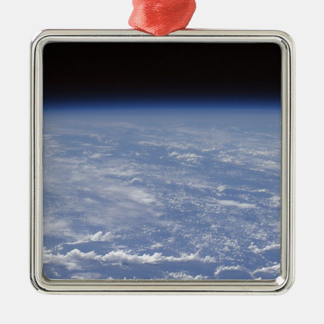 Ornamento De Metal Um horizonte oblíquo da atmosfera terrestre (Frente)