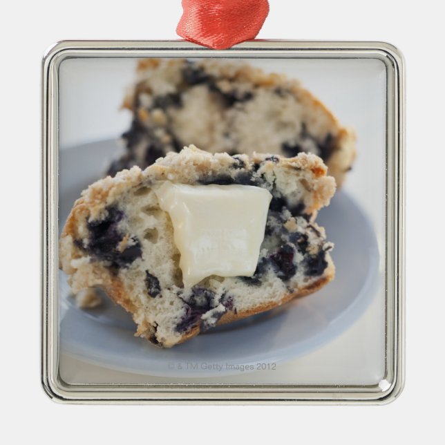 Ornamento De Metal Um muffin de blueberry com manteiga (Frente)
