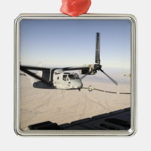 Ornamento De Metal Um Osprey MV-22 reabastece o midflight