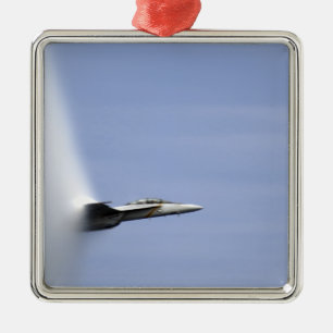 Ornamento De Metal Um zangão super de F/A-18E alcança a velocidade