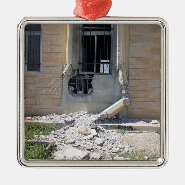 Ornamento De Metal Uma Granada Propulsada De Foguete (Frente)