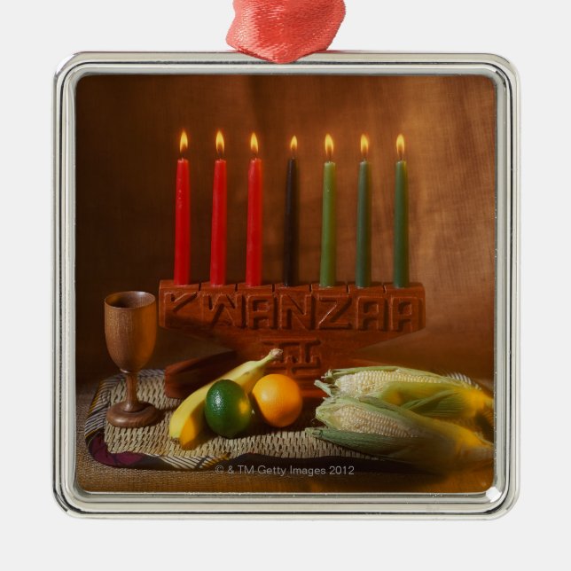 Ornamento De Metal Velas e comida de Kwanzaa (Frente)