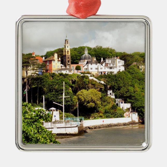 ORNAMENTO DE METAL VILAS DE WALES (Frente)