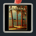 Ornamento De Metal Vintage Alabama<br><div class="desc">Esta maravilhosa imagem da vintagem moderna é de Orange Beach,  no Alabama. Apresentando uma vista de água com dois caiaques no primeiro plano entre as árvores da floresta,  esta design do Golfo das Pradarias faz um presente fantástico para qualquer albanês ou albanês.</div>