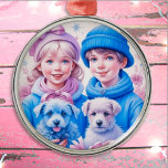 Ornamento De Metal Vintage Little Children Natal Personalizado<br><div class="desc">Bonito garotinha e garoto em chapéus cor-de-rosa e azul de inverno segurando filhotes com Enfeites de natal retrornostálgico para aqueles que gostam de um Natal antigo.</div>