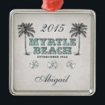 Ornamento De Metal Vintage Myrtle Beach Carolina do Sul Personalizada<br><div class="desc">Vintage Victorian Myrtle Beach Carolina do Sul Estabeleceu o Enfeites de natal de 1938. Personalize com um nome e ano. ~</div>