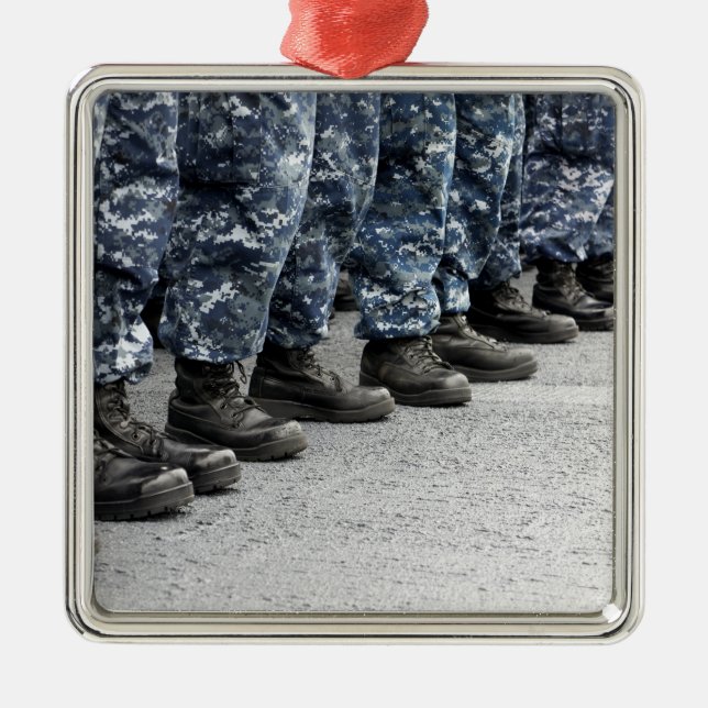 Ornamento De Metal Vista de seção baixa dos marinheiros (Frente)