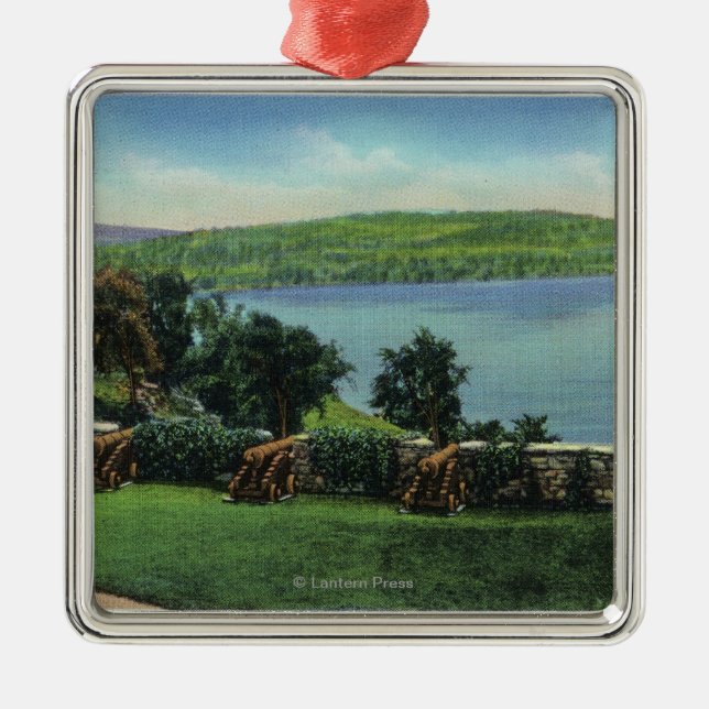 Ornamento De Metal Vista dos canhões e da parede sul (Frente)