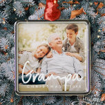 Ornamento De Metal Vovô Foto Natal Feriado Moderno Elegante<br><div class="desc">Design é composto por tipografia quic moderna com sans serif e serif font. Adicione uma foto personalizada do avô e do ano.</div>