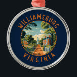 Ornamento De Metal Williamsburg Virgínia Circular com Distância<br><div class="desc">Williamsburg retro vetor viagem design. Williamsburg,  uma cidade no estado norte-americano de Virgínia,  era capital da Colônia de Virgínia entre 1699 e 1780 e desempenhou um papel significativo na Revolução Americana.</div>