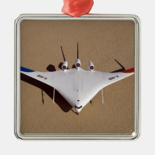 Ornamento De Metal X-48B misturou o veículo aéreo desvirilizado cor