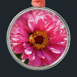 Ornamento De Metal Zinnia Rosa<br><div class="desc">zínnia rosa bonito</div>