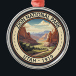 Ornamento De Metal Zion National Park Illustration Viagem Art<br><div class="desc">Zion vetor trabalho de arte design. O parque é uma zona natural de Utah a sudoeste,  que se distingue pelos penhascos vermelhos íngremes de Zion Canyon.</div>