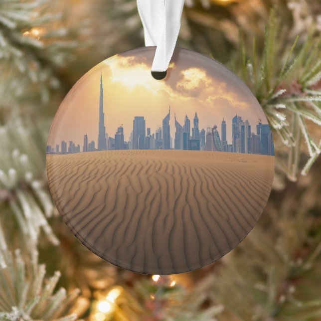 Ornamento Deserts | Dubai's Skyline View from Sand Dune (Árvore)