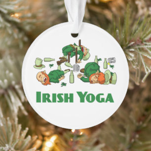 Ornamento Dia de São Patrício engraçado Yoga Irlandês