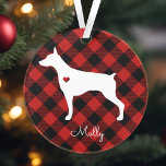 Ornamento Doberman Pinscher Xadrez de Natal Nome<br><div class="desc">Celebrar os feriados com este design de Nome de Cachorro de Xadrez de Natal giro. Você pode personalizar isso ainda mais clicando no botão "PERSONALIZAR". Altere a cor se quiser. Para mais perguntas, contacte-nos em ThePaperieGarden@gmail.com. Todas as mídias relacionadas a fotos apresentadas neste item devem ser substituídas e somente para...</div>
