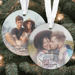 Ornamento Ela Disse Que Sim! Noivado 2 Foto do Natal<br><div class="desc">Celebre uma alegre proposta de Natal e noivado com um ornamento acrílico personalizado de 2 fotos redondas. As imagens e todos os textos nesta modelo são simples de personalizar, incluindo a redação que diz "Ele fez a pergunta ... ela disse sim!" O design apresenta uma camada moderna de tipografia branca...</div>
