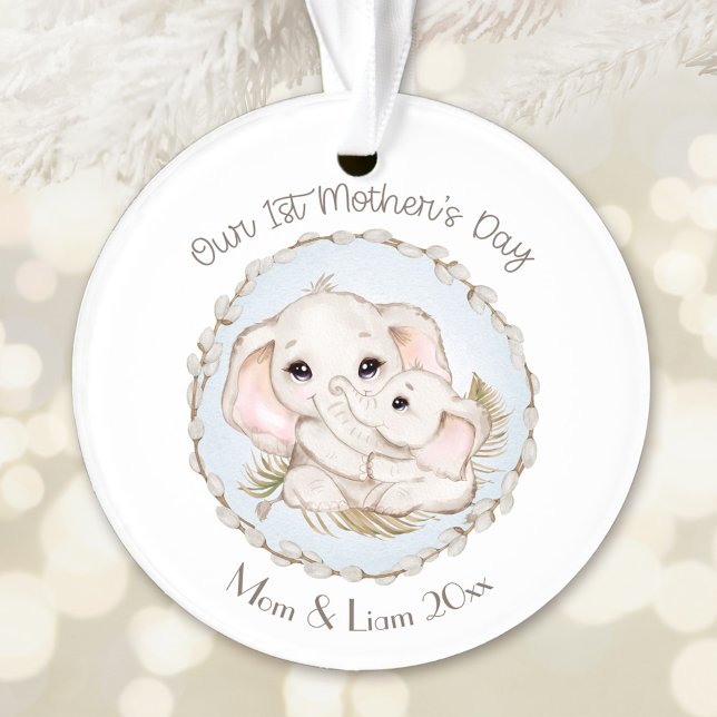 Ornamento Elefante de Garoto do Primeiro Dia de as mães Pers (First Mother's Day Boy Elephant Personalized Ornament)