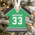 Ornamento Equipe Uniforme de Esportes de Hockey Jersey Green<br><div class="desc">Ornamento Uniforme da Equipe de Esportes de Hockey Jersey. Este ornamento de camisa de hóquei é perfeito para qualquer um que pratica esportes escolares ou ama assistir esportes. Personalize este design personalizado com o seu próprio nome de equipe e número de camisa.</div>