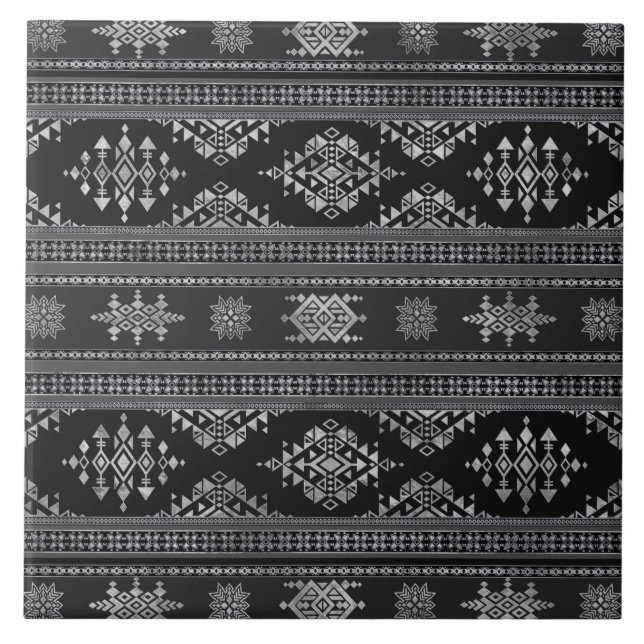 Ornamento Étnico - Prata em tons de cinza (Frente)