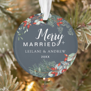 Ornamento Feliz casada com Holly Greenerly Cinza de Natal