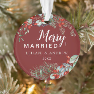 Ornamento Feliz casada com Holly Greenery, Burgundy Natal