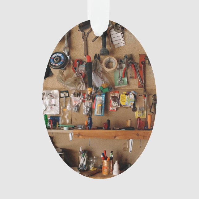 Ornamento Ferramentas na parede da oficina (Frente)