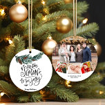 Ornamento Foto Da Família De Roteiros Divertidos Esta É A Ép<br><div class="desc">Esta É A Razão Para Ser Jolly | Watercolor Greenery Pine Cone Elegant Script Minimalist 4 Family Photo Collage Ornament. Todos os textos estão pré-organizados para que você personalize fácil e rapidamente com seus próprios detalhes. Deseje a todos um Feliz Feriado!</div>