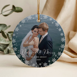 Ornamento Foto de casamento com letra elegante Merry & Marri