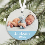 Ornamento Foto do nome personalizado do Blue Baby Boy<br><div class="desc">O ornamento de fotos simplesmente elegante para o Primeiro Natal de um bebê pode ser personalizado com uma fotografia de um recém-nascido e um texto personalizado para o primeiro nome. Escolha incluir a mesma foto em ambos os lados ou duas fotos diferentes. A cor de fundo azul pode ser alterada...</div>