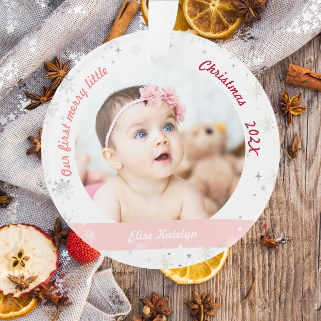 Ornamento Gêmeas 2 Fotos Primeira Feliz Natal Pequeno (Modern Elegant Cute Our First Merry Little Christmas Twins Baby Girls 2 Photos Snowflakes Stars Pink)