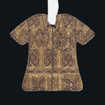 Ornamento Haena Beach Hawaitive Primitive Tapa Aloha Camisa<br><div class="desc">Pista castanha. As antigas tapas havaianas inspiram esse design primitivo usado nas culturas polinésia e havaiana. Esses tipos de designs eram frequentemente impressos em camisas de aloha e paraus para dançarinos tradicionais de hula.  Este design vem em várias cores.</div>