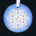 Ornamento Hanukkah Star e Snowflakes Blue<br><div class="desc">Ornament com meu design para Chanucá com a Estrela de David e pequenos flocos de neve coloridos em um fundo de olhar azul e branco congelado.</div>