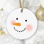 Ornamento Happy Snowman Face<br><div class="desc">Seus amigos e família sorrirão nesta temporada de inverno com este Enfeites de natal bonitinho de bonitinho. Design apresenta um boneco de neve alegre com bochechas rosadas quentes, um nariz de cenoura e sorriso feito de carvão. Cor de design branco de neve, preto, rosa e laranja. Dois ornamentos laterais podem...</div>