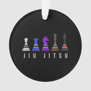 Ornamento jiu Jitsu treinando xadrez, presente com texto.