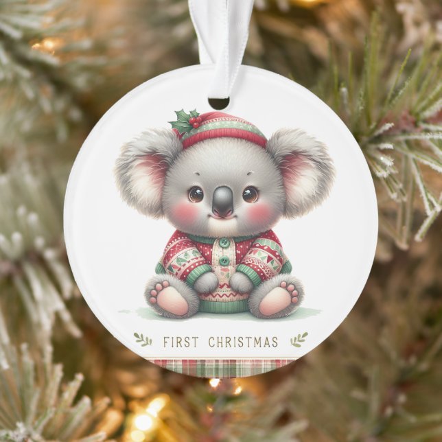 Ornamento Koala in Holiday Sweater & Holly Hat (Árvore)