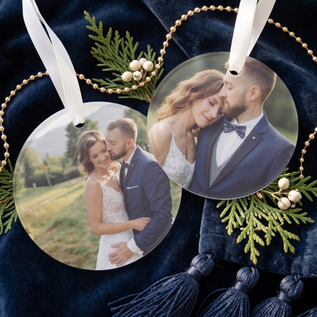 Ornamento Lembrança de Casamento Personalizada Simples com D (Personalized Simple Two Photo Wedding Keepsake Ornament (Front & Back))