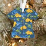 Ornamento Lumahai Beach Hidden Hawaii Aloha Shirt<br><div class="desc">Azul clássico, azul real, tangerina e verde limão. À medida que as brisas tropicais sopram através das palmeiras, ondas suaves caem à beira nesta cênica impressão têxtil havaiana da praia de Lumahai, Kauai. Esconder à vista é o verdadeiro governante da Ilha Garden de Kauai: o poderoso galo. Escondidos dentro da...</div>