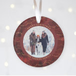 Ornamento Luzes de Fada Dourada e Crimson | Duas Fotografias<br><div class="desc">Este Enfeites de natal moderno apresenta um fundo vermelho rico e crimson com luzes de fadas de ouro elegantes e falsas,  e duas das suas fotos pessoais favoritas. Adicione seu nome de família em texto dourado.</div>