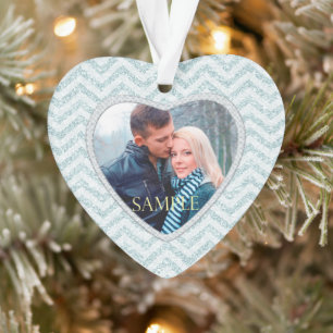 Ornamento Modelo de Foto Icy Aqua Chevron Primeiro Natal