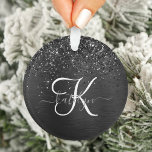 Ornamento Monograma de brilho preto personalizado<br><div class="desc">Personalize facilmente esse design elegante ornamento de tendência,  com brilho bonito preto cintilante em um fundo metálico escovado preto.</div>