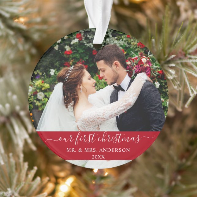 Ornamento Na moda Script Nosso Primeiro Natal Vermelho (Árvore)