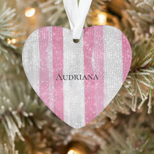 Ornamento Natal Menina Rosa Listras Prata Brilho