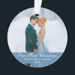 Ornamento Nossa Primeira Foto do Casal Azul de Natal<br><div class="desc">Nosso primeiro Casal de Natal,  Photo Blue Ornament com flocos de neve.</div>