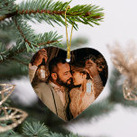 Ornamento Nossa Primeira Foto do Casal Dourado Elegante de N<br><div class="desc">O ornamento de feriado em forma de coração elegante para o primeiro Natal de um casal, juntos, apresenta uma foto na frente e um texto personalizado com sotaque de design de floco de neve no verso. A cor de fundo e as fontes cor-de-fundo cor-de-rosa dourada / cor-de-rosa-pincel podem ser personalizadas....</div>