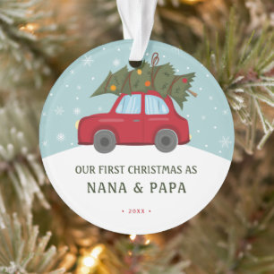 Ornamento Nosso Primeiro Natal como Avós Carro Vermelho Árvo