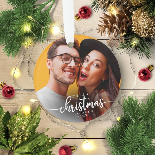 Ornamento Nosso Primeiro Natal Engajado Foto Simples e Elega (Criador carregado)