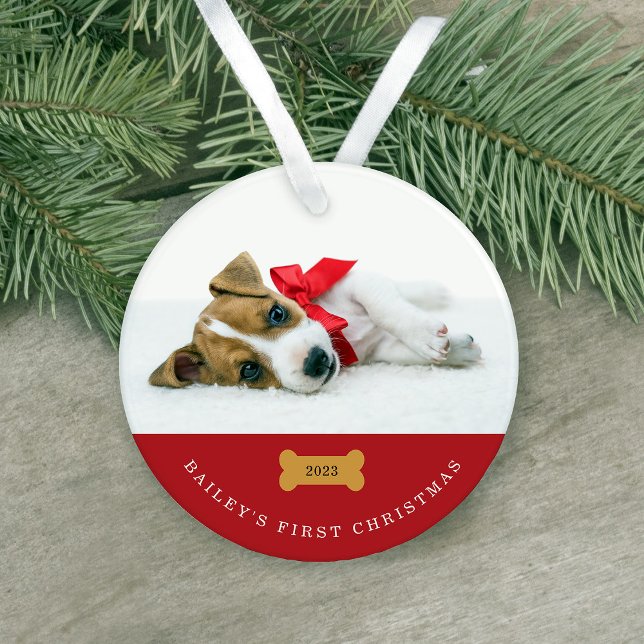 Ornamento O seu cachorro é o primeiro Natal | Vermelho com d (This cute, red holiday ornament features two photos of your dog and is the perfect puppy keepsake)