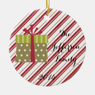 Ornamento personalizado da família do presente de