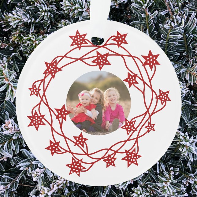 Ornamento Photo Star Wreath Scandinavian (Scandinavian star wreath red and white family photo Christmas ornament)